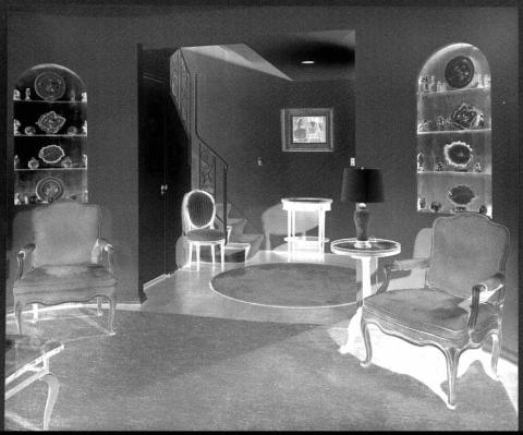 Black and white photo of a living room